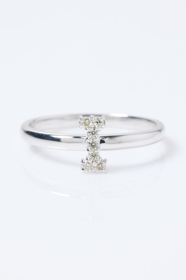 プラチナム イニシャルリング 0.06ct(8~14号)