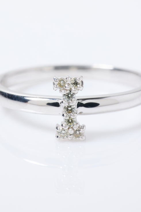 プラチナム イニシャルリング 0.06ct(15~21号)