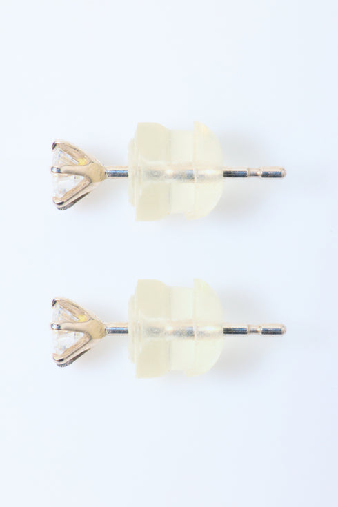 ソリティアピアス 0.20ct