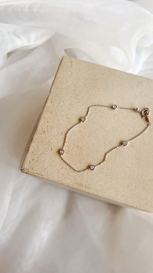 ダイヤモンドステーションブレスレット 0.12ct