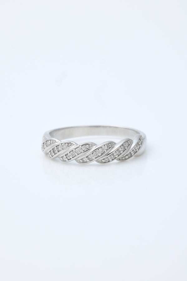 ダイヤモンドツイストエレガンスリング 0.11ct