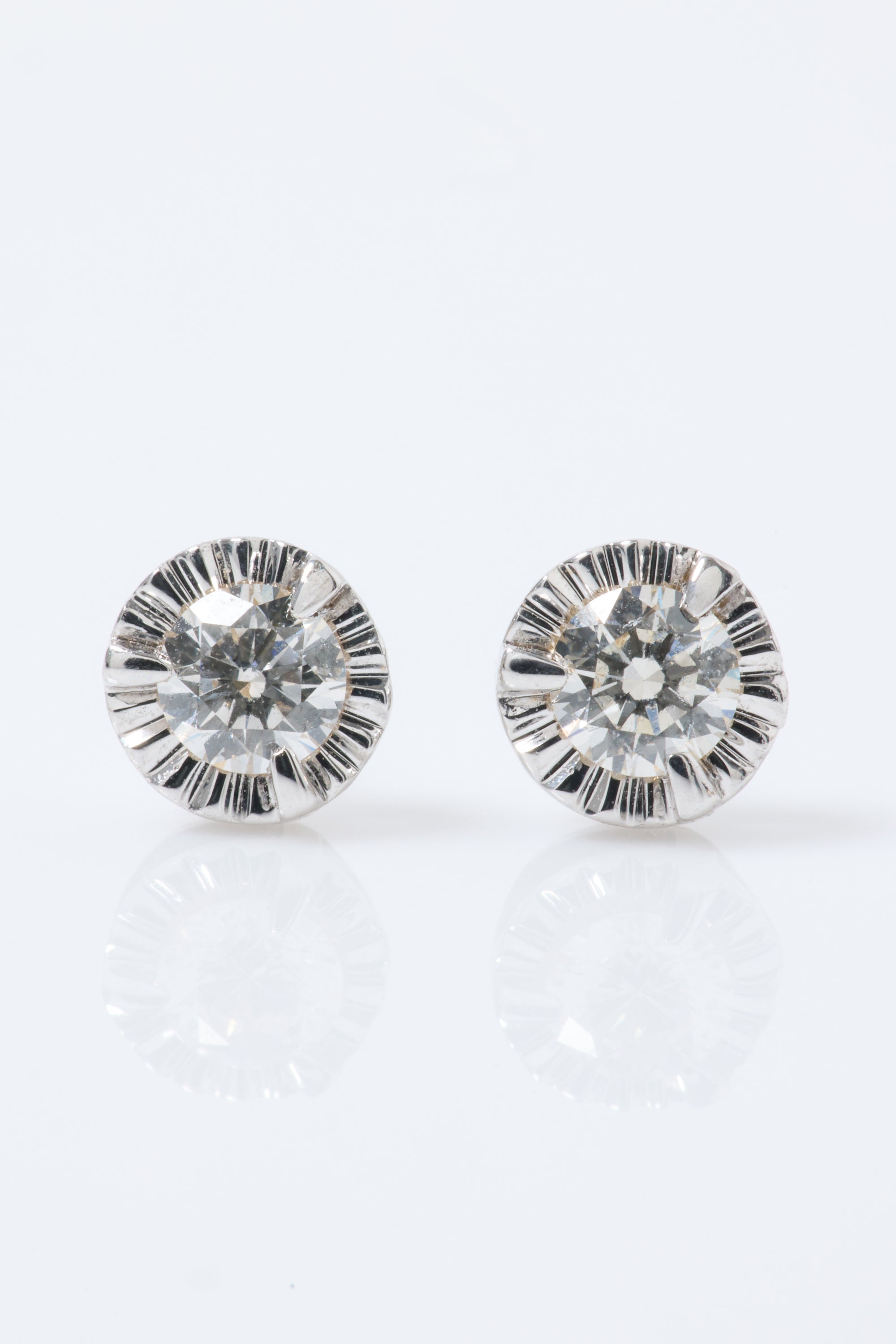 ダイヤモンドスタッドピアス/イヤリング 0.20ct – PLUSY